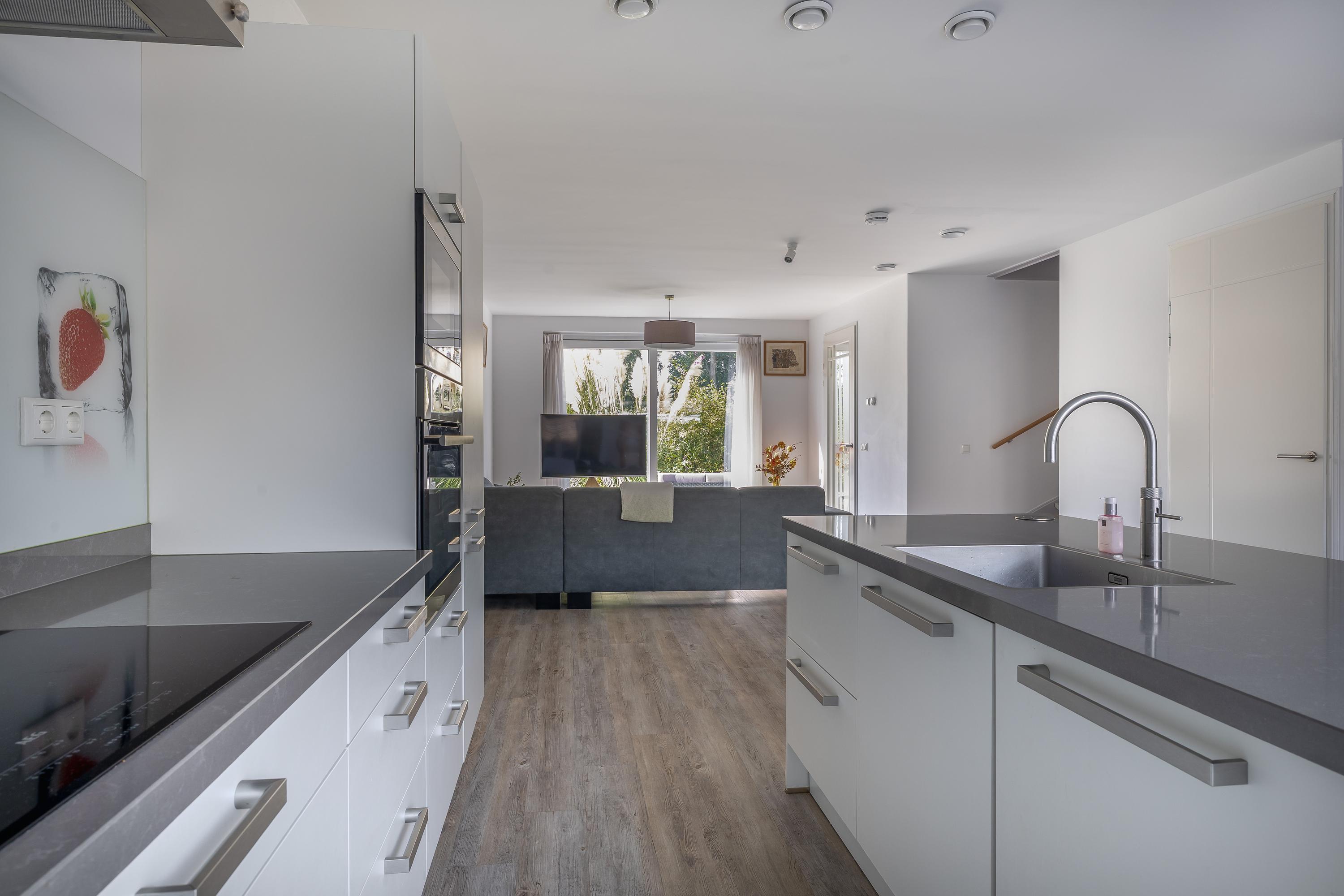 Tussenwoning te koop: Virginia Gaaipad 9, Rotterdam