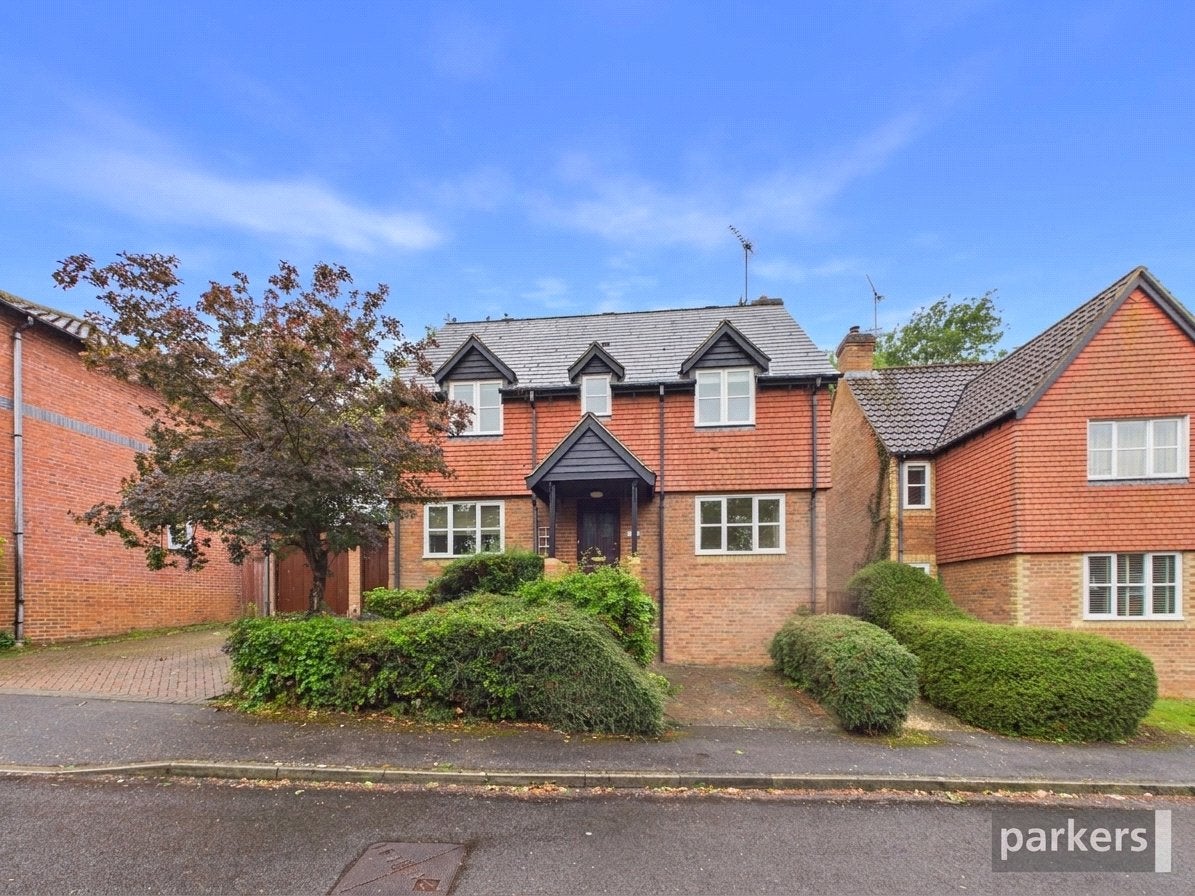 House Winterberry Way in Reading