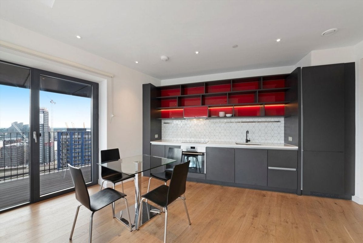 Flat Lyell Street in Greater London