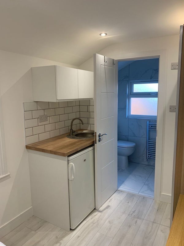 Room Pembroke Road in Greater London