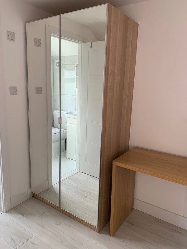 Room Pembroke Road in Greater London