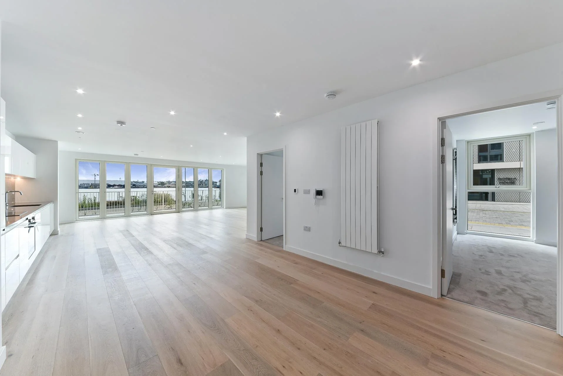 Flat Royal Crest Avenue in Greater London