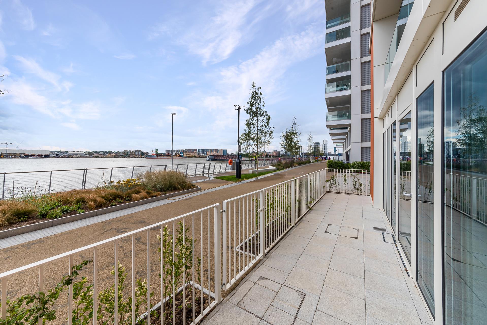 Flat Royal Crest Avenue in Greater London
