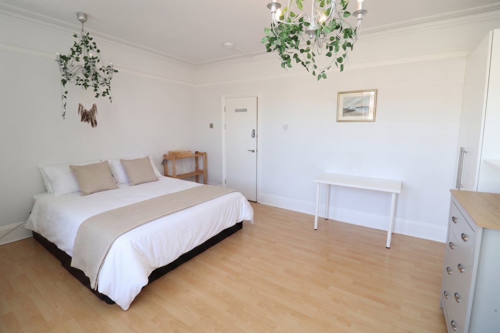 Room Globe Road in Greater London