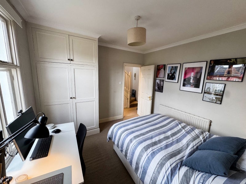 Room Coningham Road in Greater London