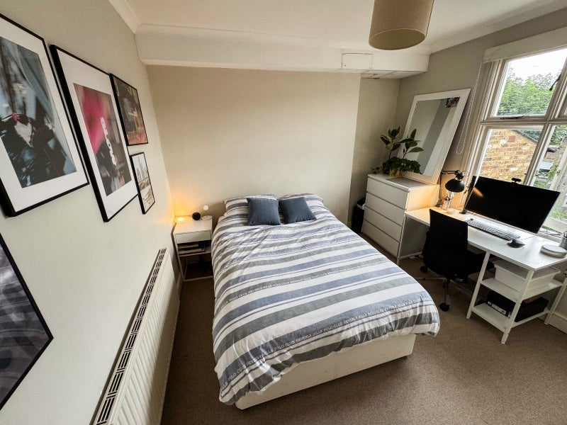 Room Coningham Road in Greater London