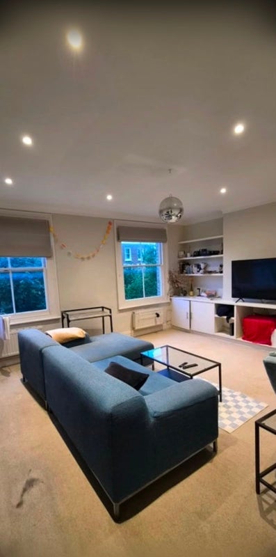 Room Coningham Road in Greater London