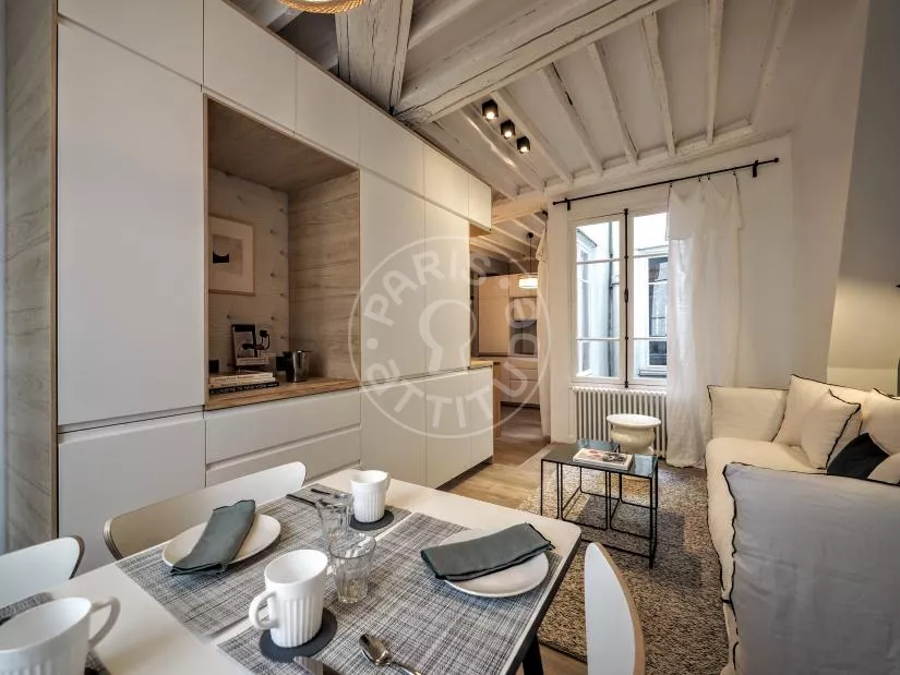 Appartement Rue de Varenne à Paris