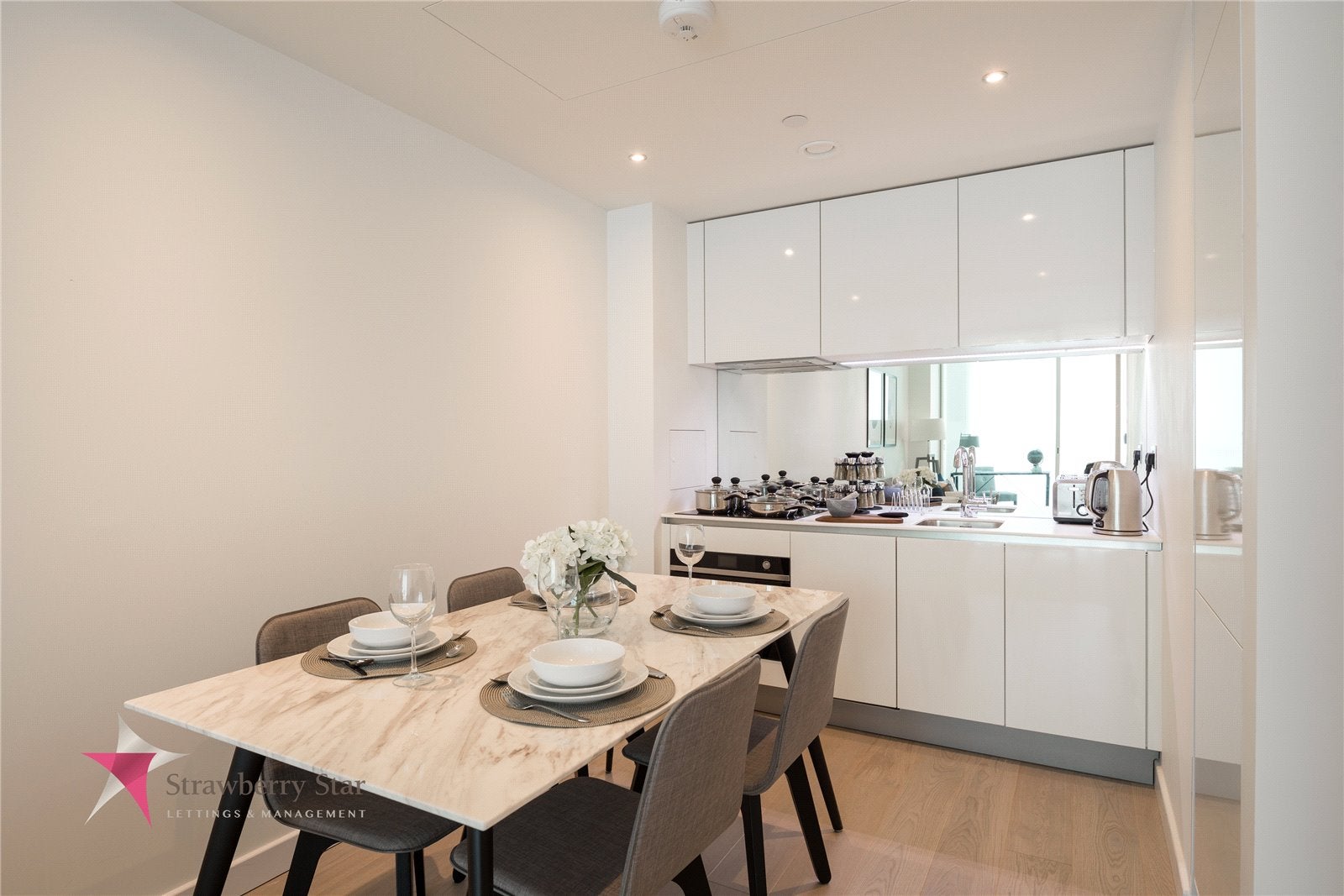 Flat Wyvil Road in Greater London