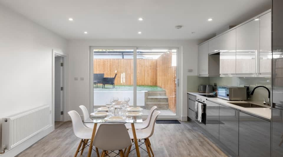 Flat Vivian Avenue in Greater London