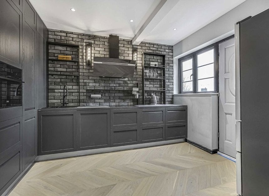 Flat Roehampton Close in Greater London