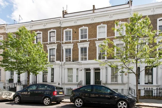 Flat Chesterton Road in Greater London