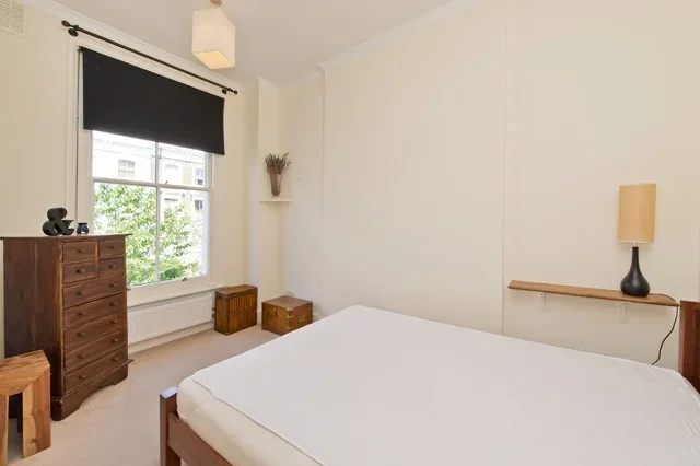 Flat Chesterton Road in Greater London