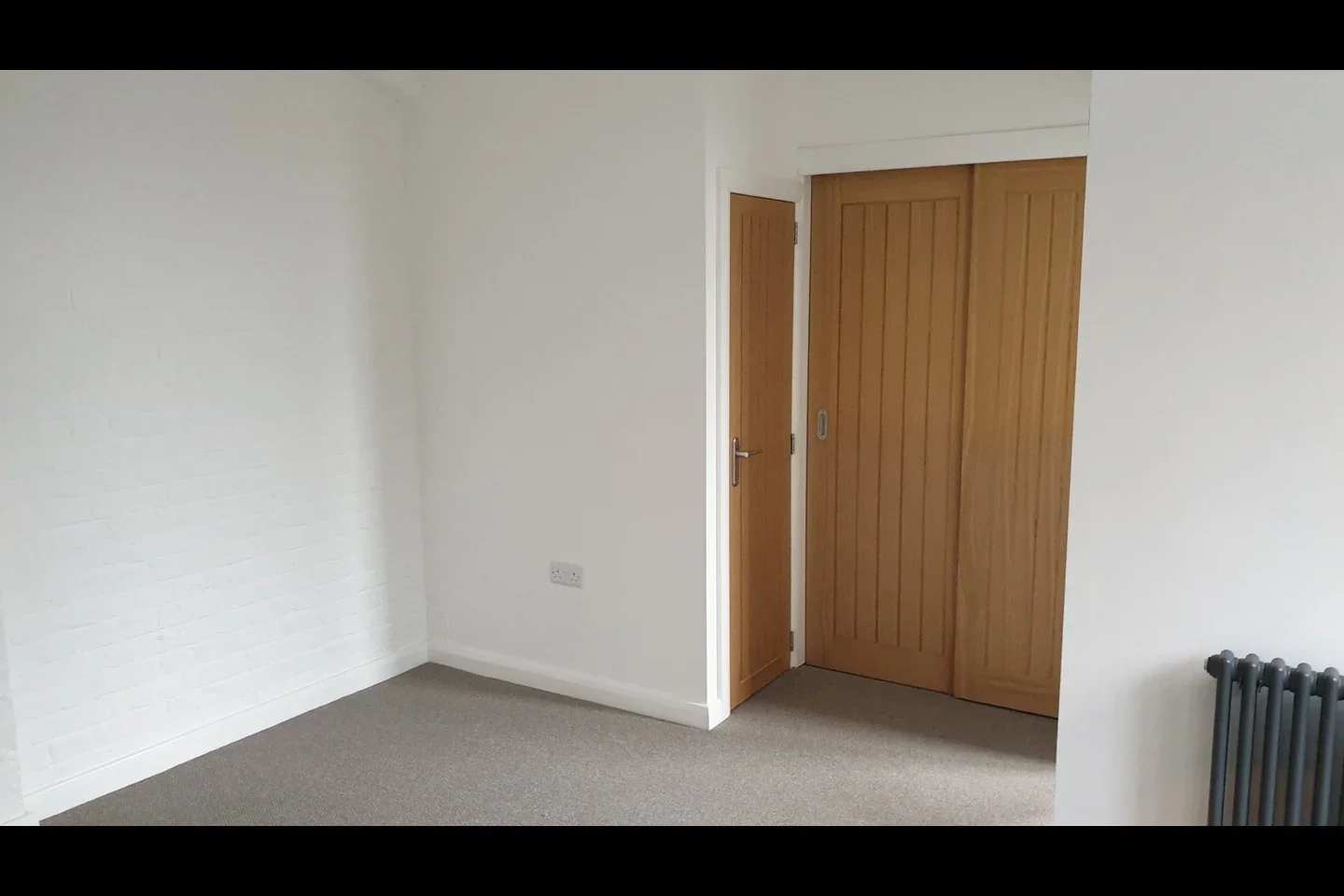 Flat Charman Road in Reigate and Banstead