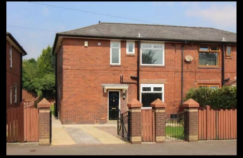 Room Neston Road in Milnrow