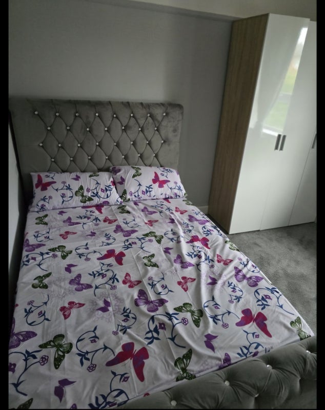 Room Neston Road in Milnrow