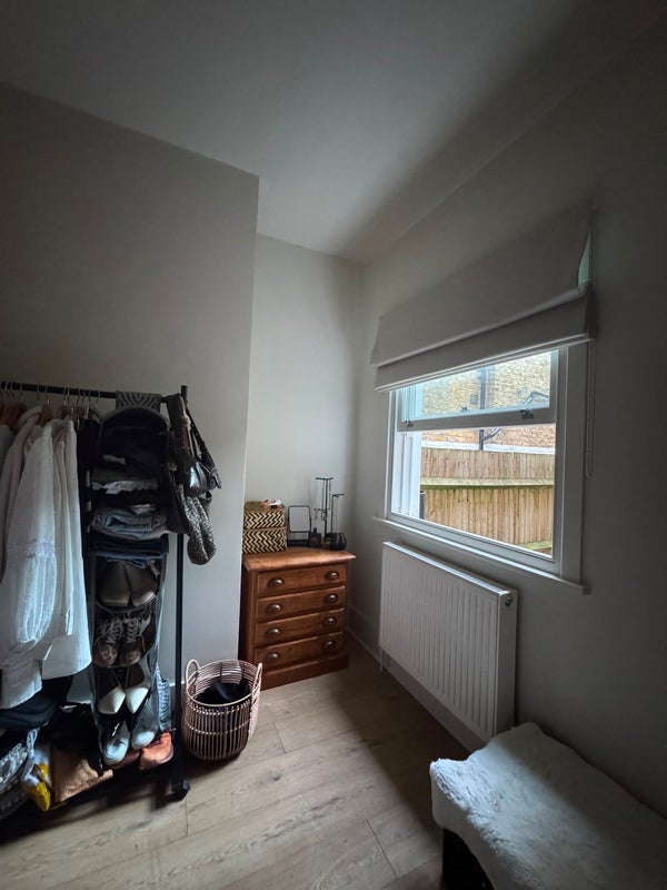 Room Louisville Road in Greater London