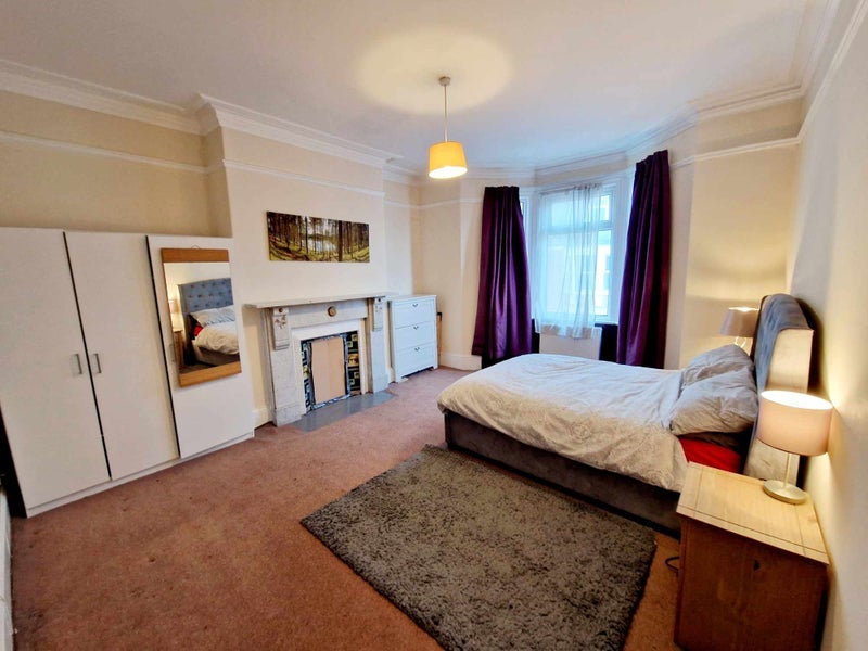 Room Woodbine Avenue in North Tyneside