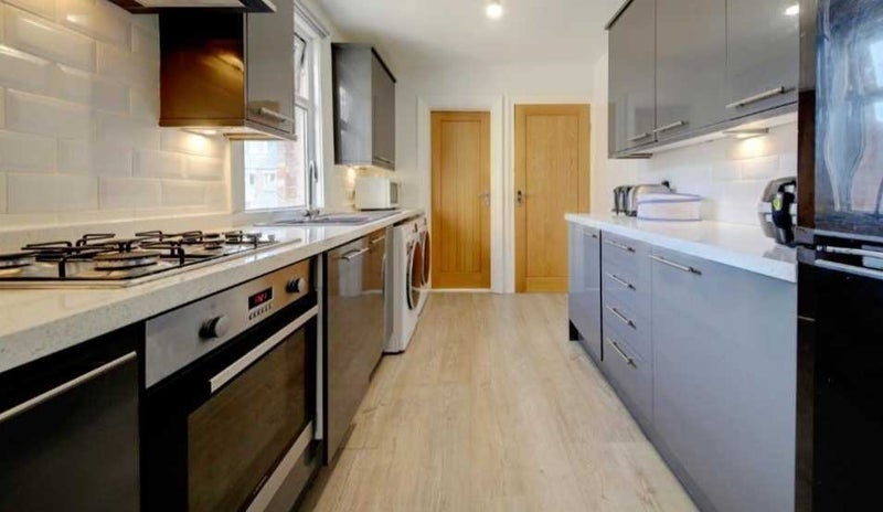 Room Woodbine Avenue in North Tyneside