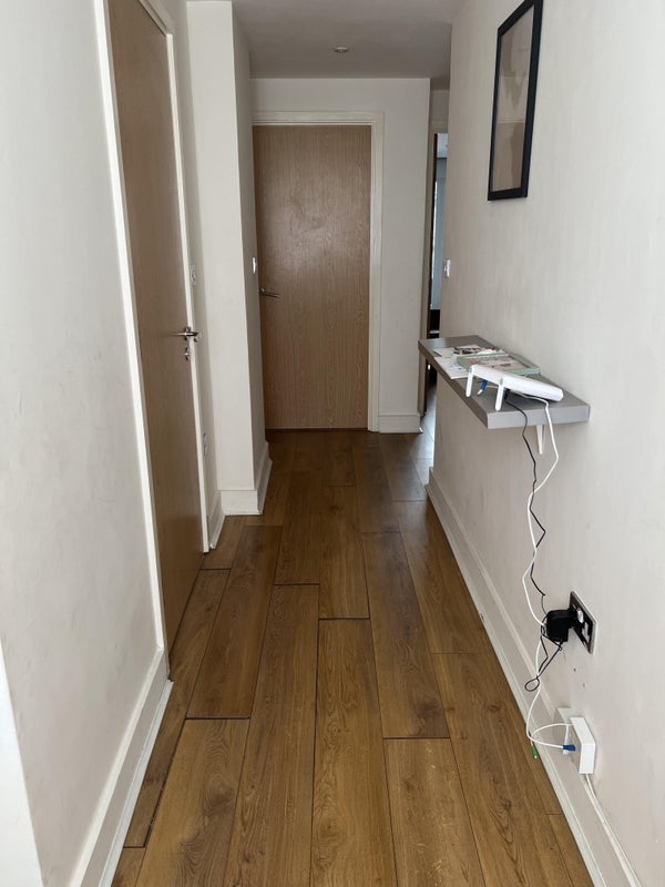 Flat Mast Quay in Greater London