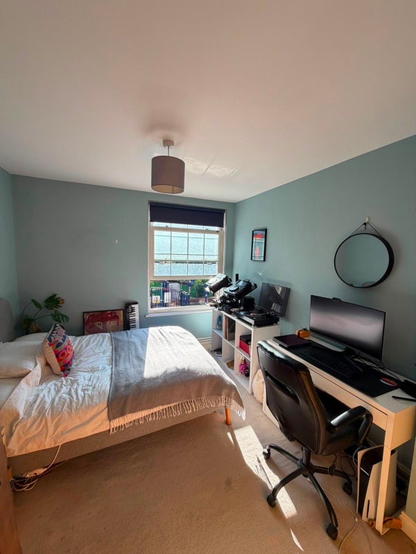 Flat Vassall Road in Greater London