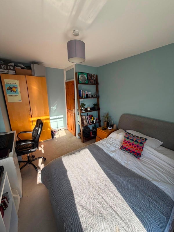 Flat Vassall Road in Greater London