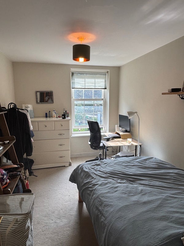 Flat Vassall Road in Greater London