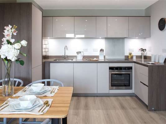 Flat Emily Jackson Close in Sevenoaks