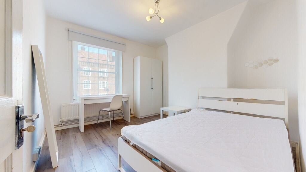 Flat Clayton Street in Greater London