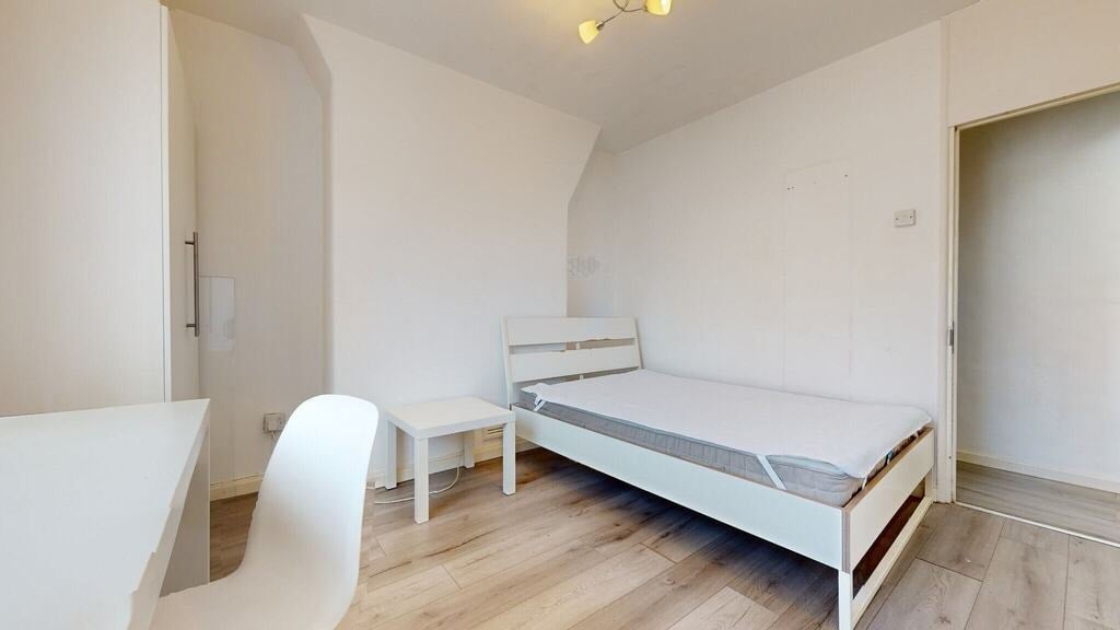 Flat Clayton Street in Greater London