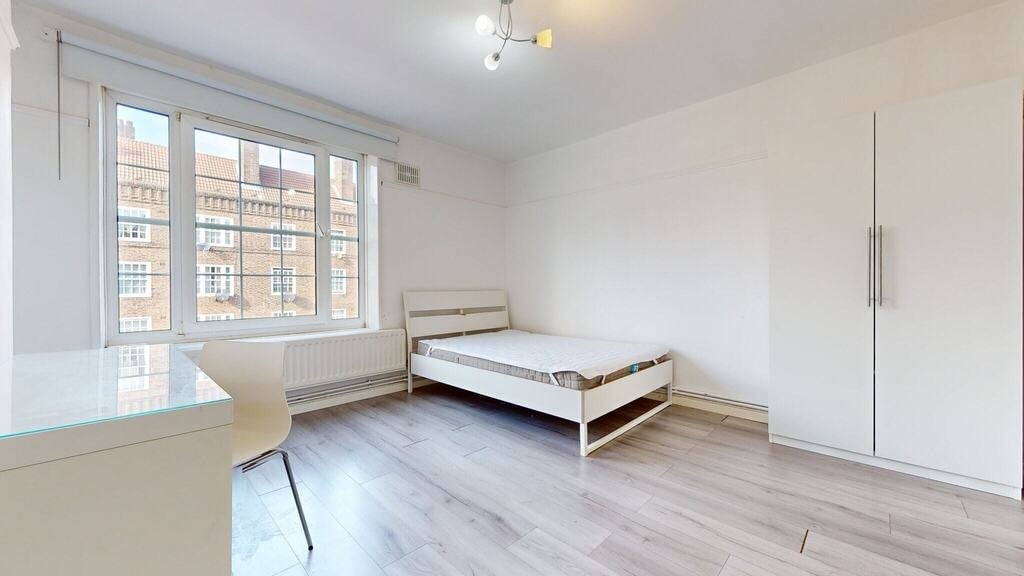 Flat Clayton Street in Greater London