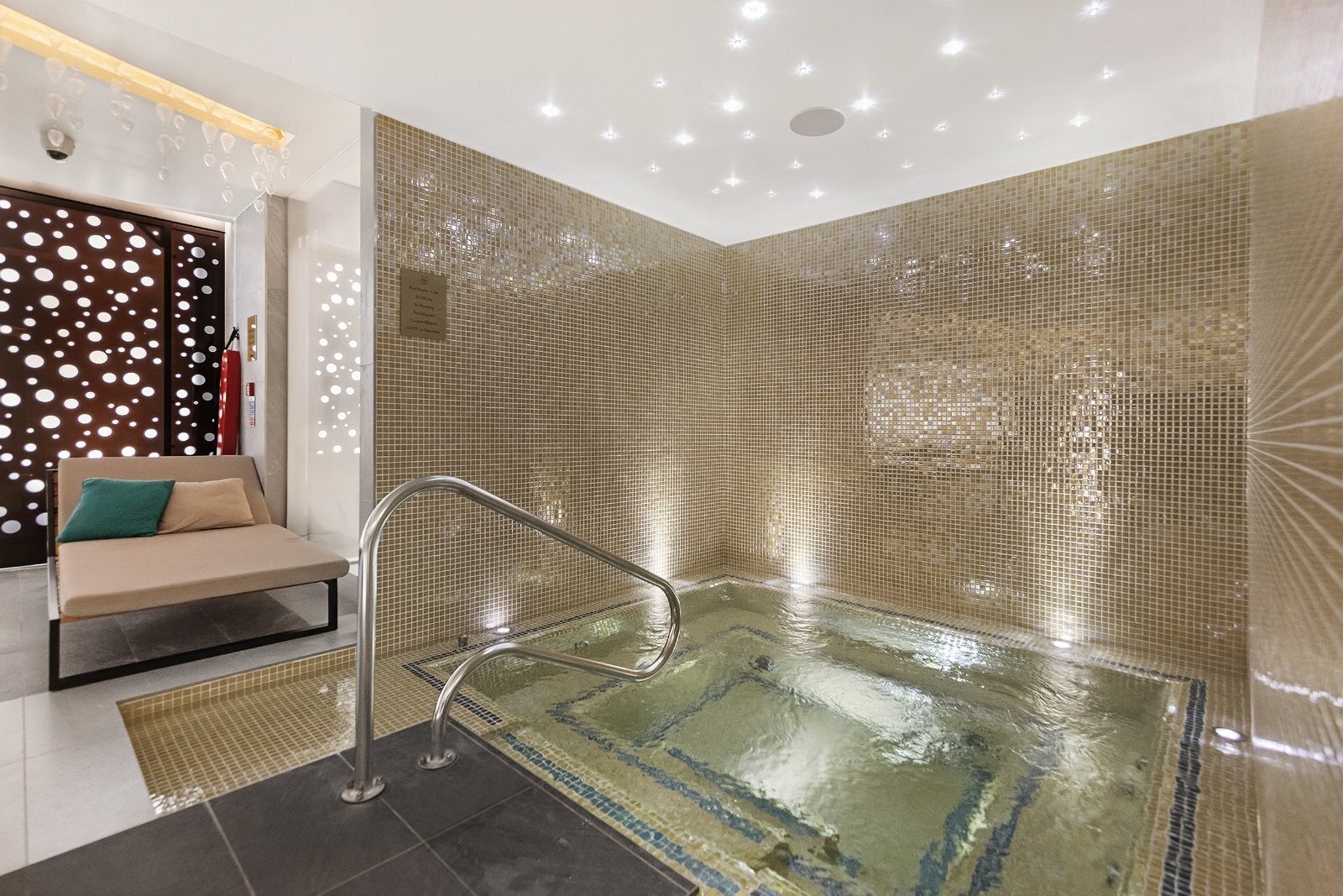 Flat Warwick Lane in Greater London