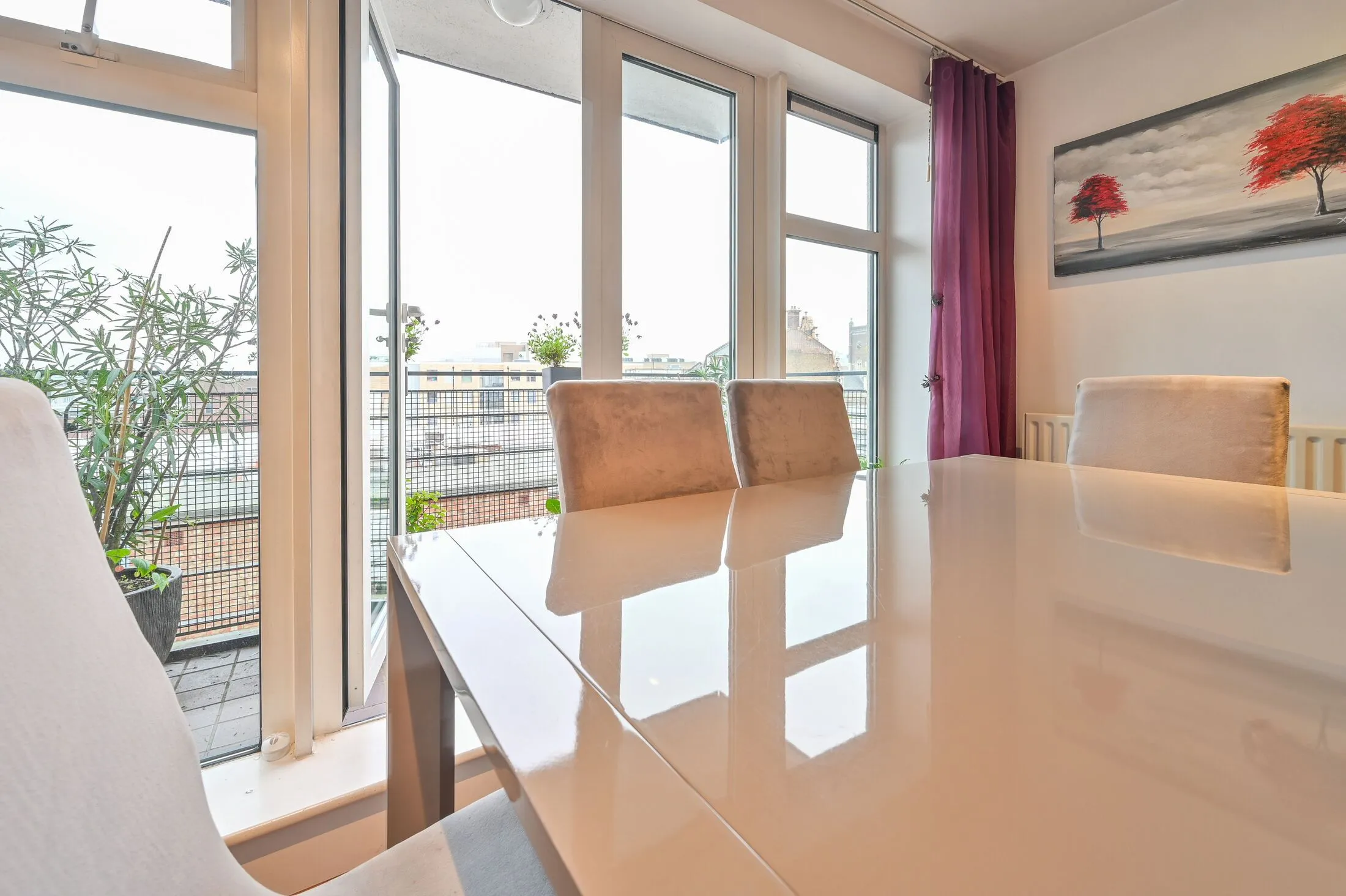 Flat Charter Quay in Greater London