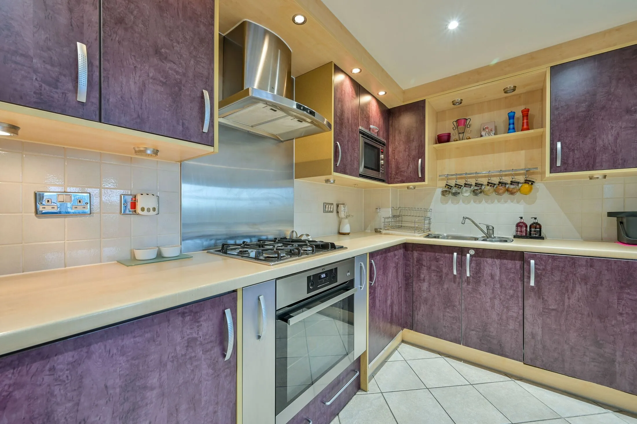 Flat Charter Quay in Greater London
