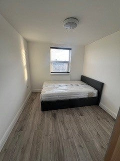 Room Halley Road in Greater London