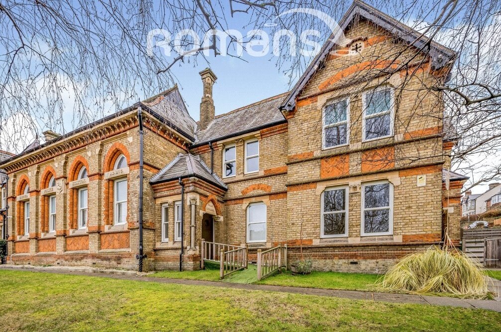 Flat Hughenden Road in High Wycombe