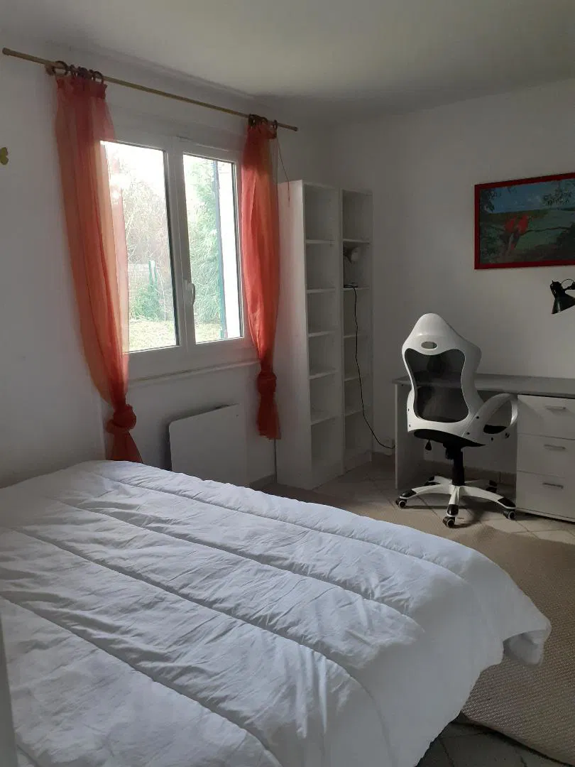 Chambre Rue Boissière à Briis-sous-Forges