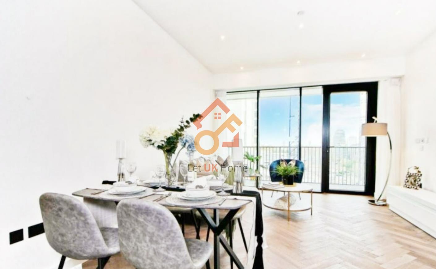 Flat Merino Gardens in Greater London
