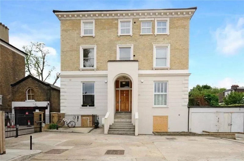 Flat West Road in Greater London