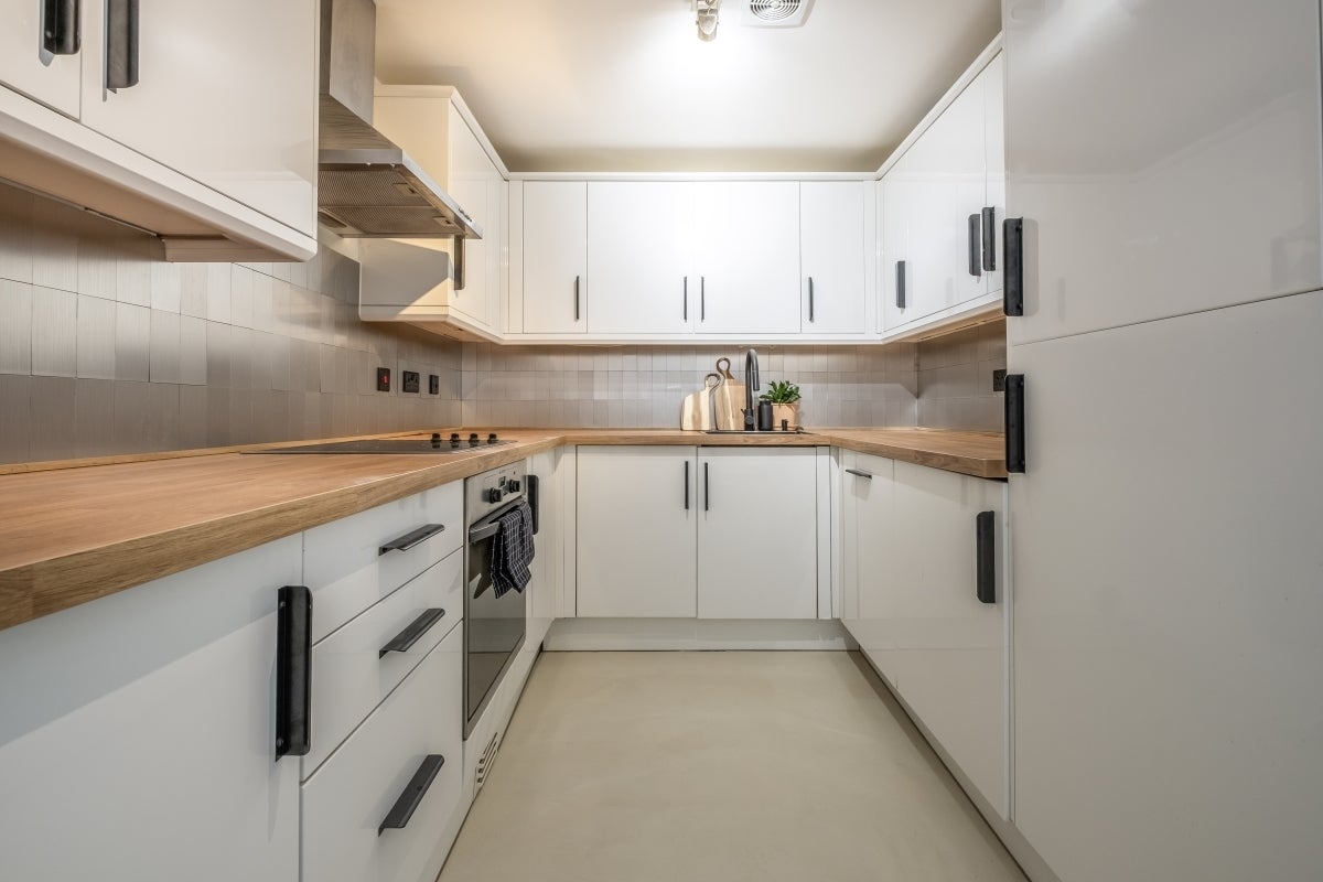 Flat Petersham Road in Greater London