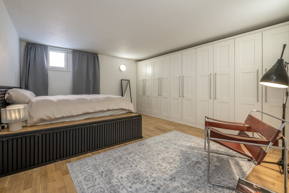 Flat Petersham Road in Greater London
