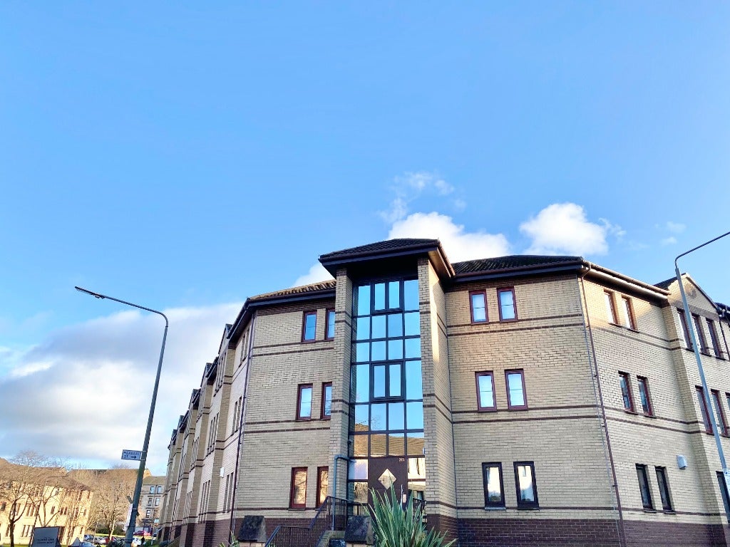 Flat North Woodside Road in Glasgow