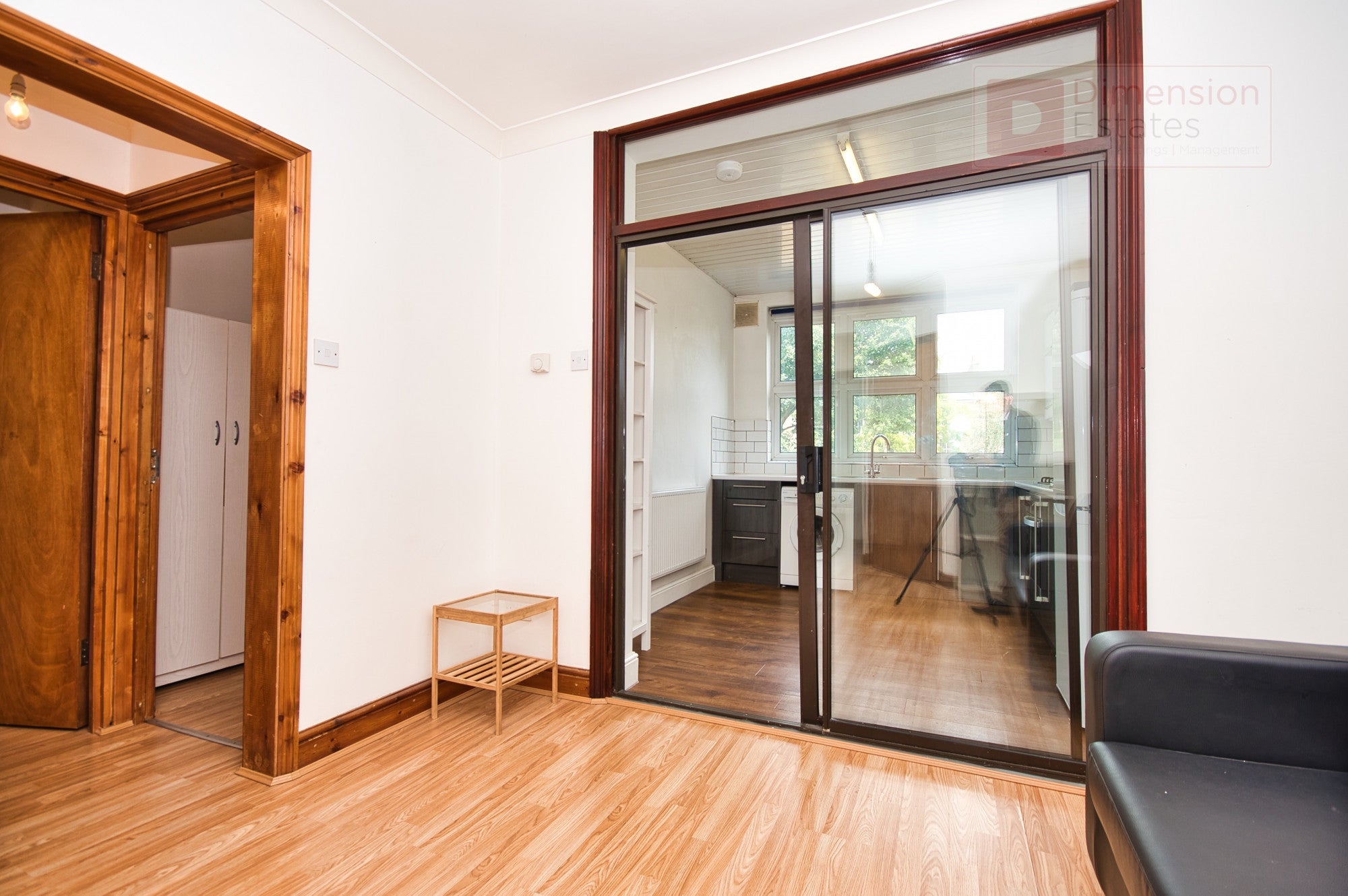 Flat Greenwood Road in Greater London