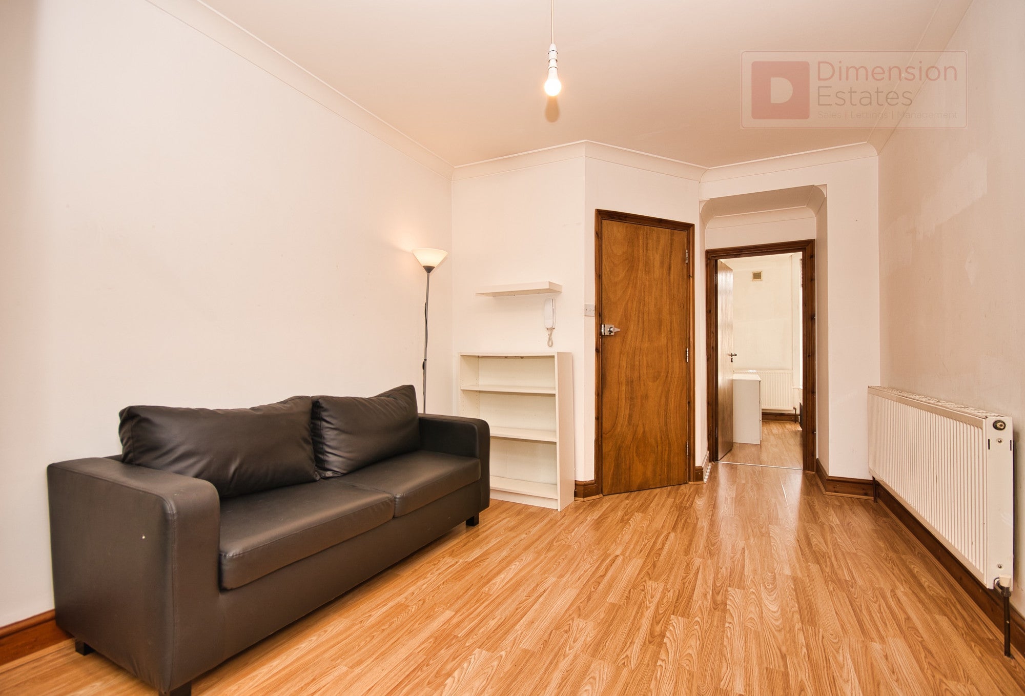 Flat Greenwood Road in Greater London