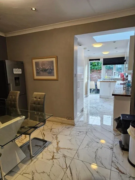 Room Desford Road in Greater London