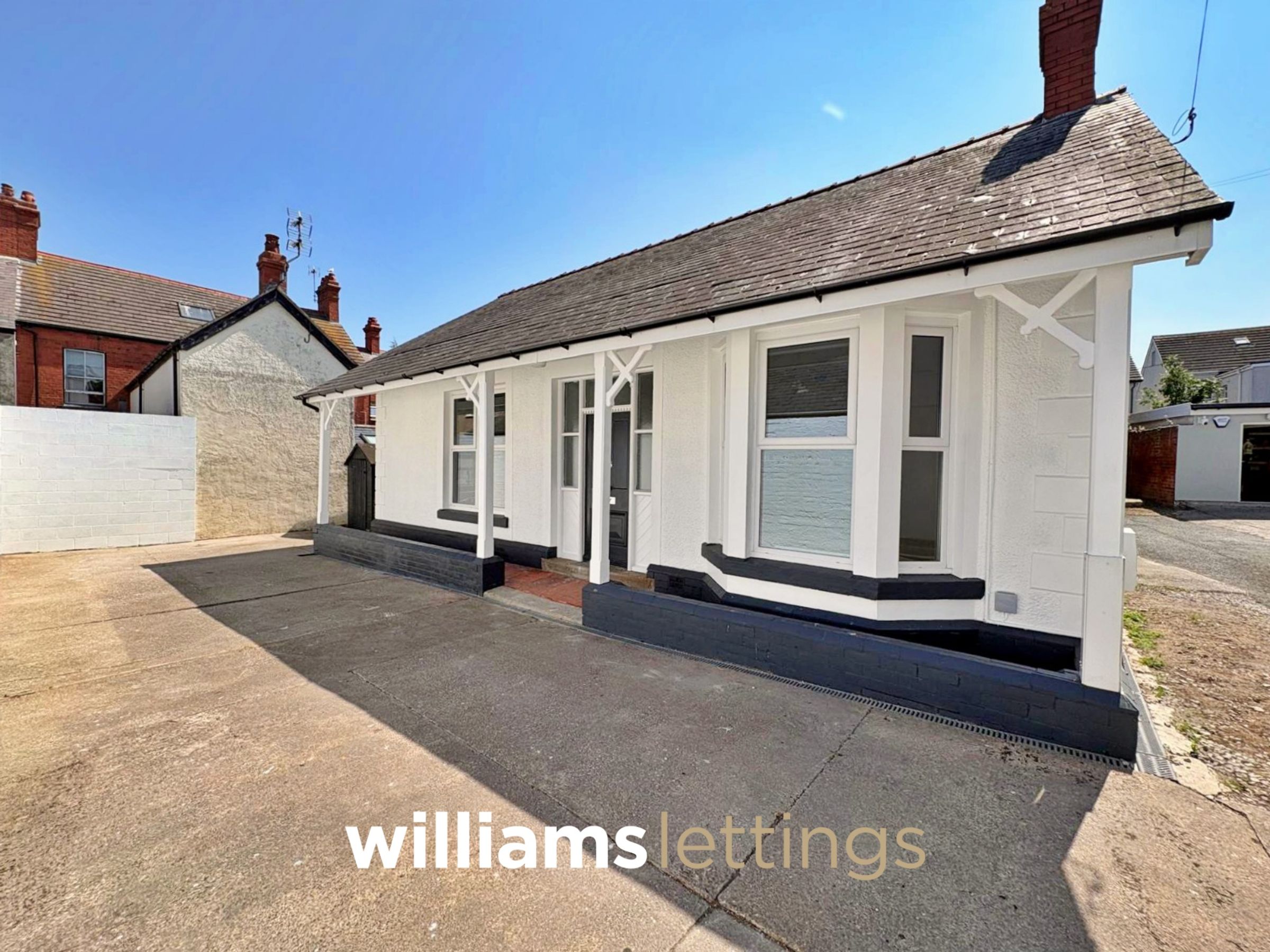 Flat Kings' Avenue in Prestatyn