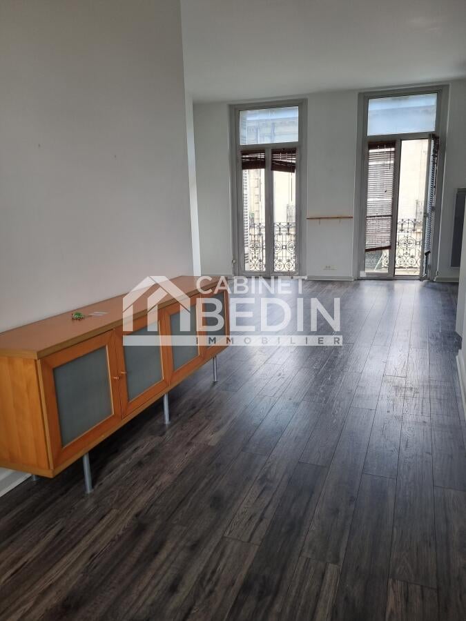 Flat Rue Louis Mie in Bordeaux