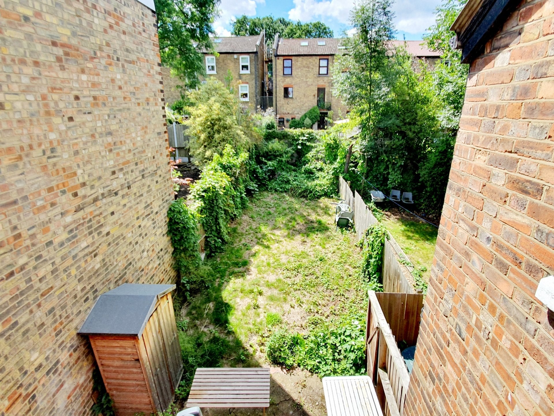 Flat Sylvan Avenue in Greater London