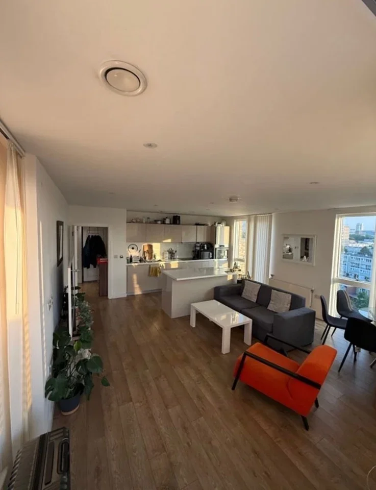 Room Cording Street in Greater London