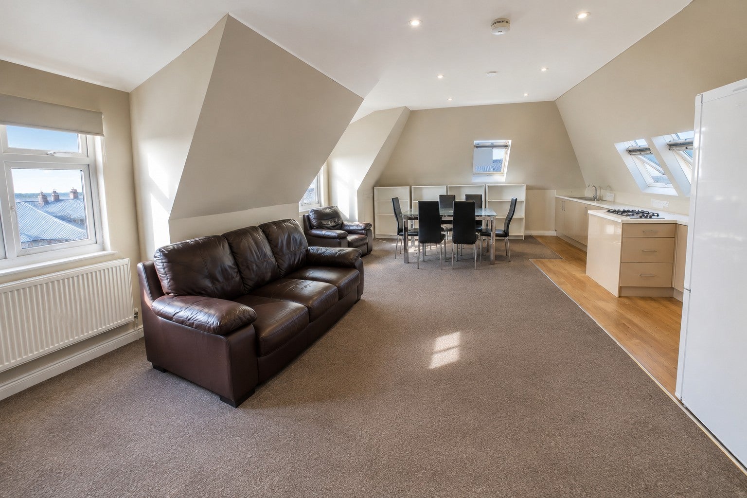Flat Alba Gardens in Greater London